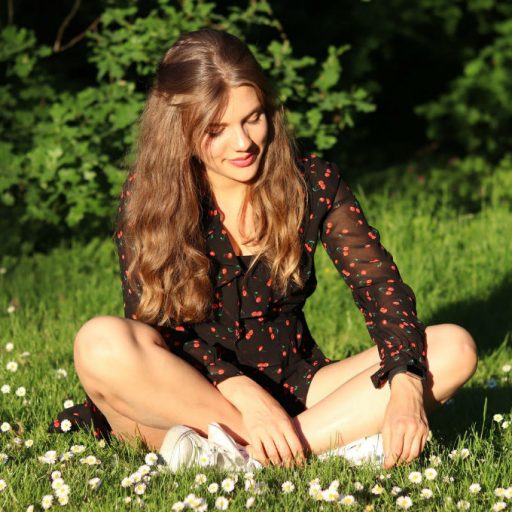 Top 5 Tips for Healthy-Looking Hair in Summer- Featured Image Top 5 Tips for Healthy-Looking Hair in Summer- Featured Image