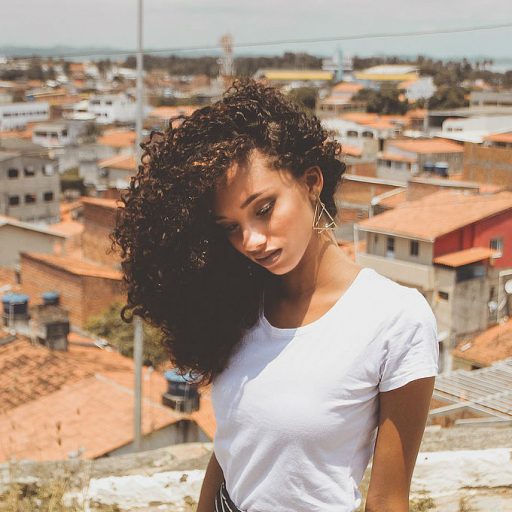 Leave-in Conditioners: A Necessity or A Gimmick – Featured Image Leave-in Conditioners: A Necessity or A Gimmick - Featured Image