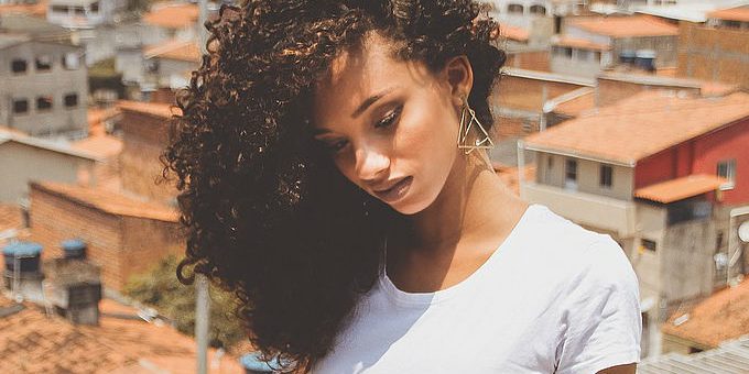 Leave-in Conditioners: A Necessity or A Gimmick – Featured Image Leave-in Conditioners: A Necessity or A Gimmick - Featured Image